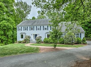 2 Willow Brook Ln, Annandale, NJ 08801