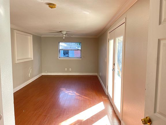 4th image of 2835 Hertha Ave