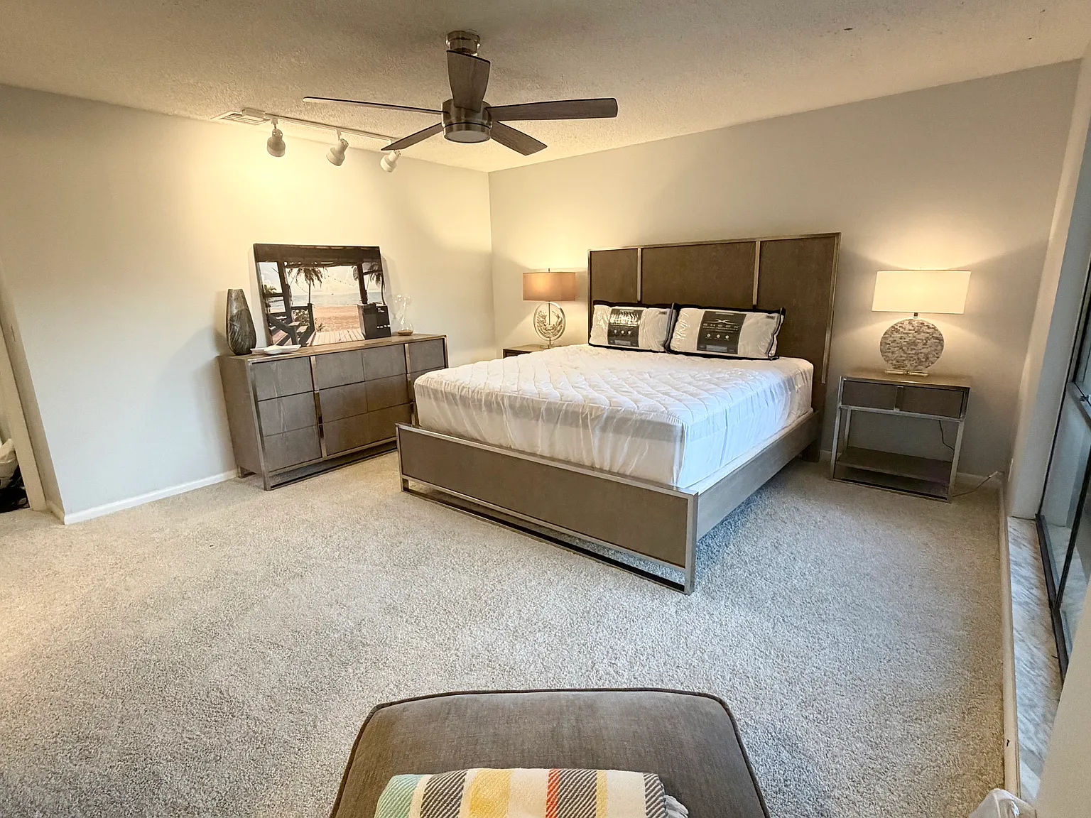 3 bed, 2.5 bath, 1580 sqft, $1,350 — Photo 1