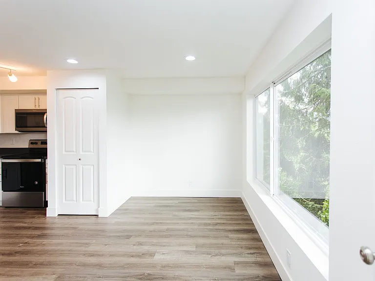 Maple Leaf Residences — Photo 5