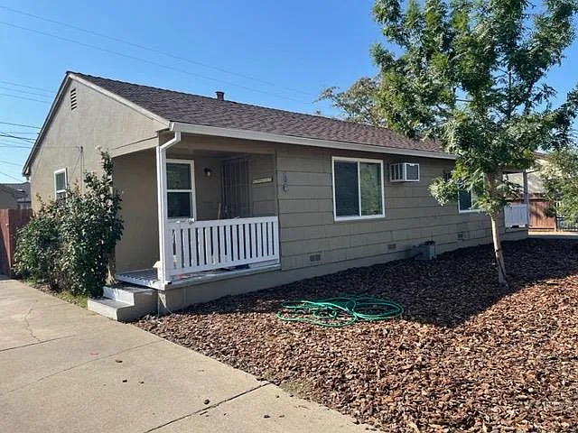 5124 Gordon Dr photo 1