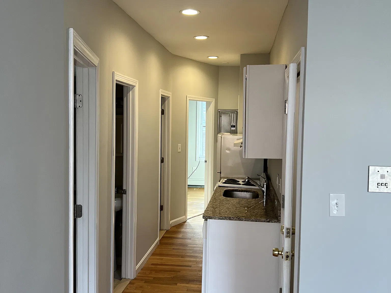 3 bed, 9999 sqft, $5,200 — Photo 1