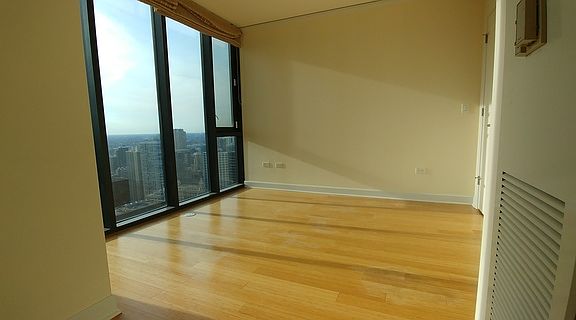 4th image of 225 N Columbus Dr Unit 5602