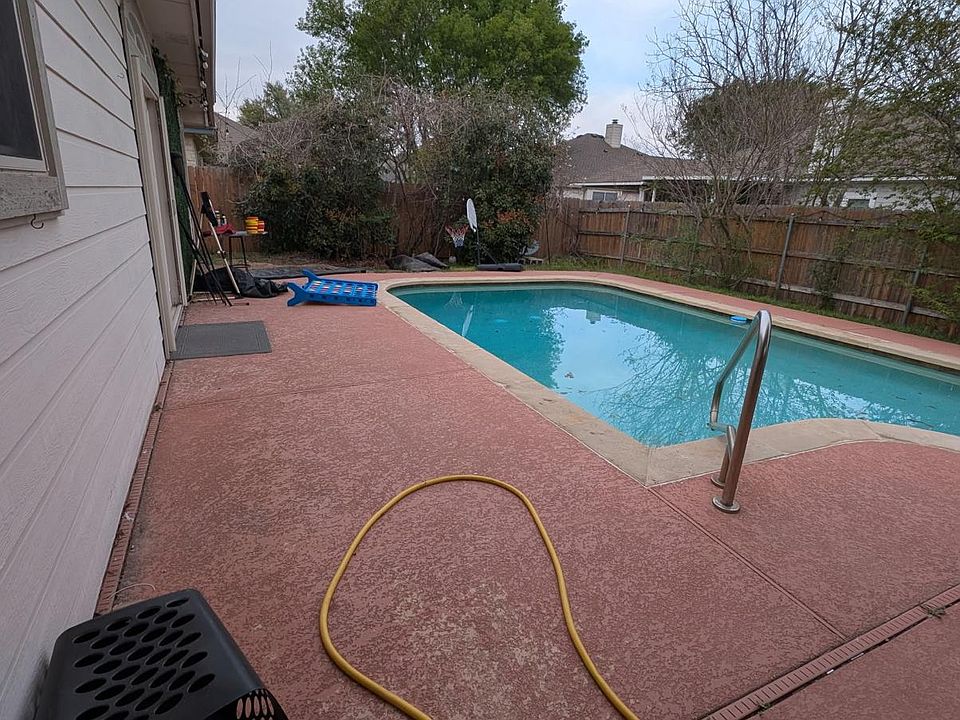2nd image of 3531 Roberto Clemente Ln