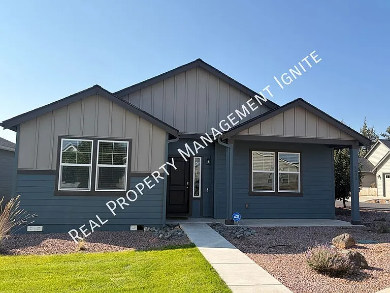1430 NW Upas Pl — Photo 1
