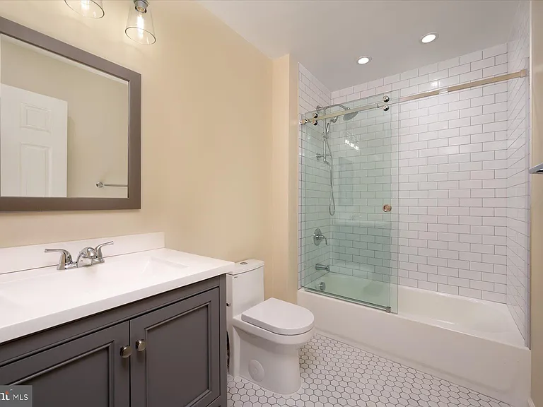 2942 Southaven Dr — Photo 23