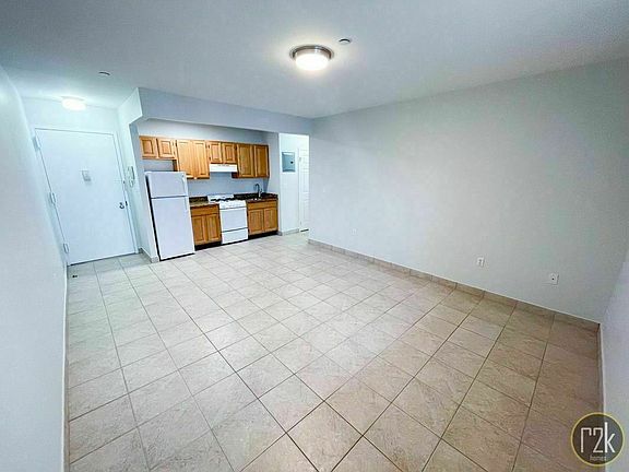 2nd image of 30-35 31st St #2D