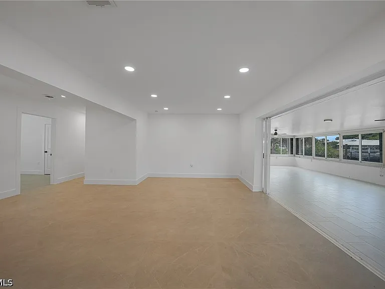 27381 Voyageur Dr — Photo 26