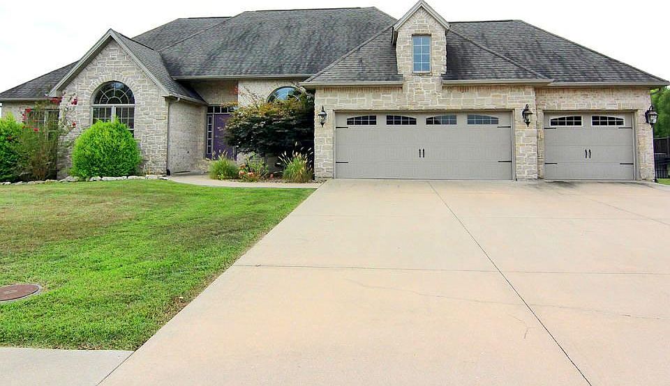 1st image of 1527 Sloan Creek Ln