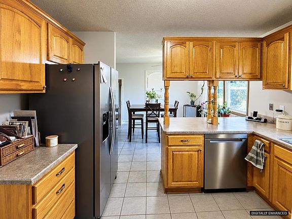 3rd image of 243 Meadowbrook Ln