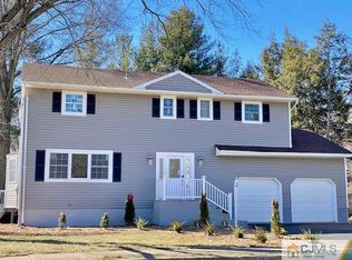 44 Brook Dr, Milltown, NJ 08850