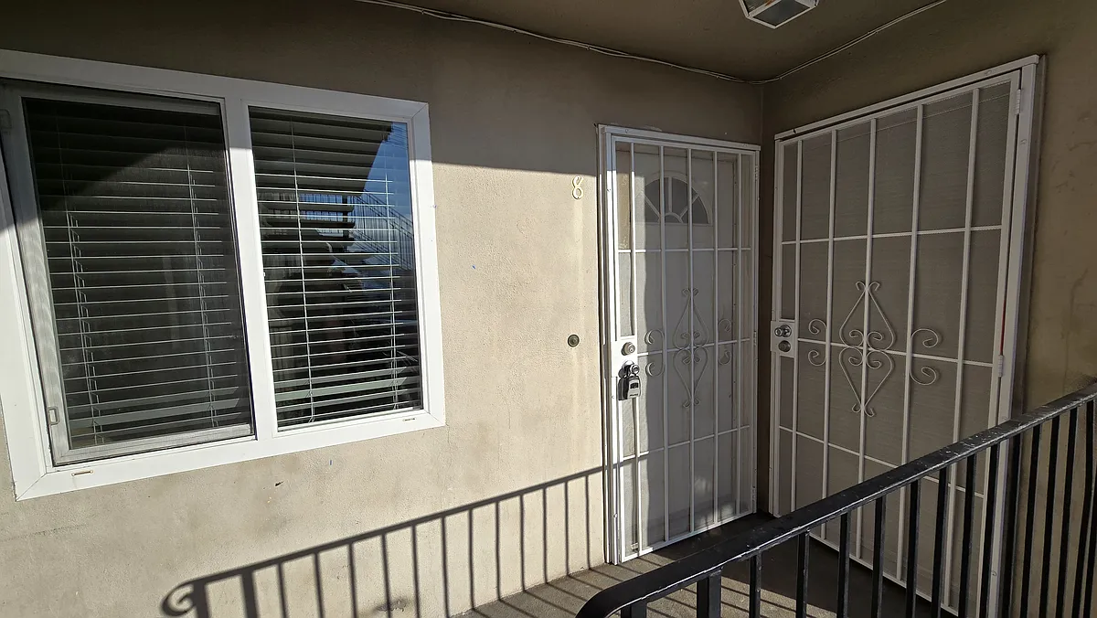 Building Photo - 1307 Colusa St #8