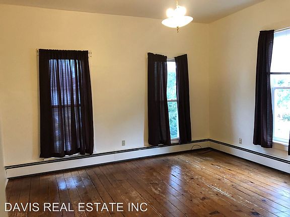3rd image of 412 Main St APT 8