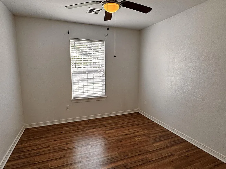 659 Frances Dr — Photo 11