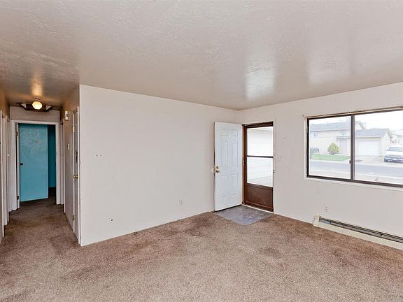2nd image of 533 Sara Ln