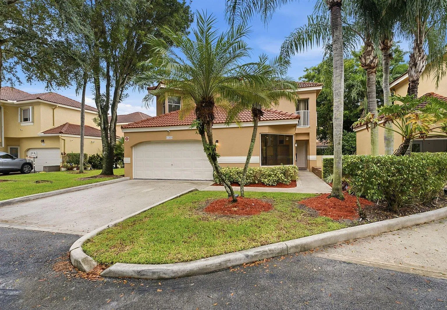 11375 Lakeview Dr — Photo 2