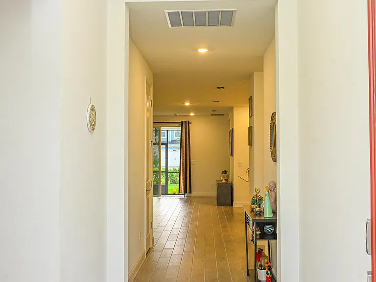 633 Superior Blvd — Photo 7