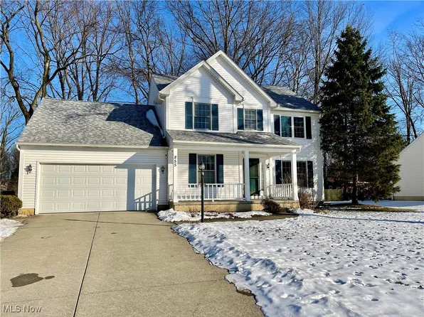 855 Hollyview Dr, Sheffield Lake, OH 44054