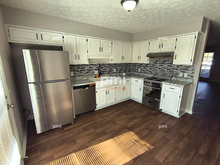 102 Peachtree Ct #A — Photo 3