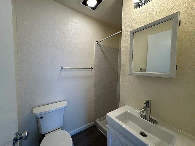 9838 Bancroft Ave #2 — Photo 7