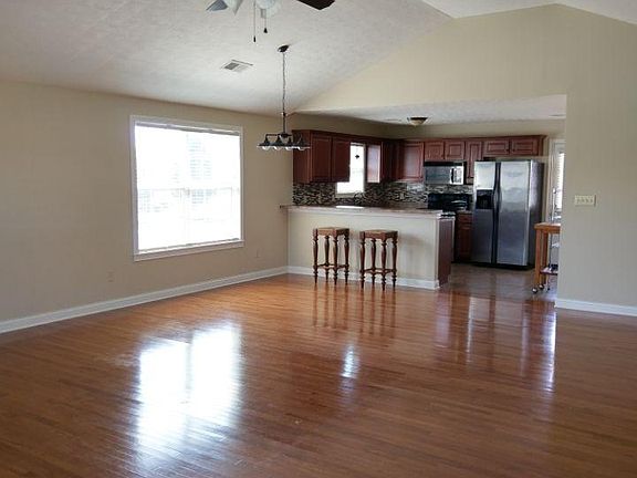 5th image of 328 Daintree Dr