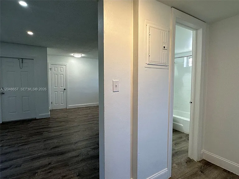 2401 NW 9th Ave #3 — Photo 20
