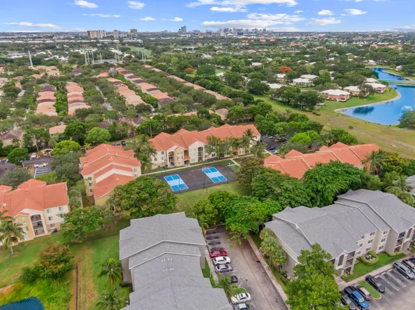 4041 San Marino Boulevard #304, West Palm Beach, FL 33409