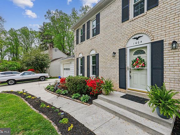 4th image of 1604 Winding Waye Ln