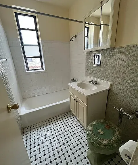 3420 Avenue H #2B — Photo 5