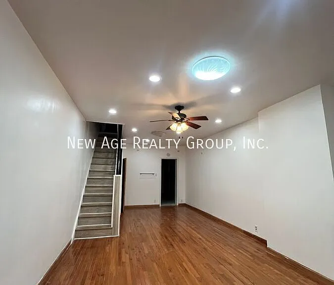 628 McClellan St — Photo 2