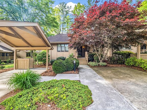 2nd image of 102 White Oak Dr