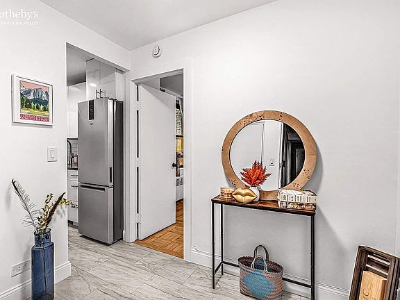2nd image of 305 W 18th St APT 1E