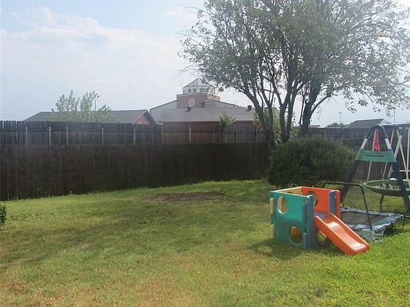 2nd image of 329 Parkvale Ln