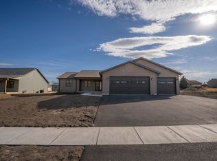 542 Heritage Dr, Stillman Valley, IL 61084