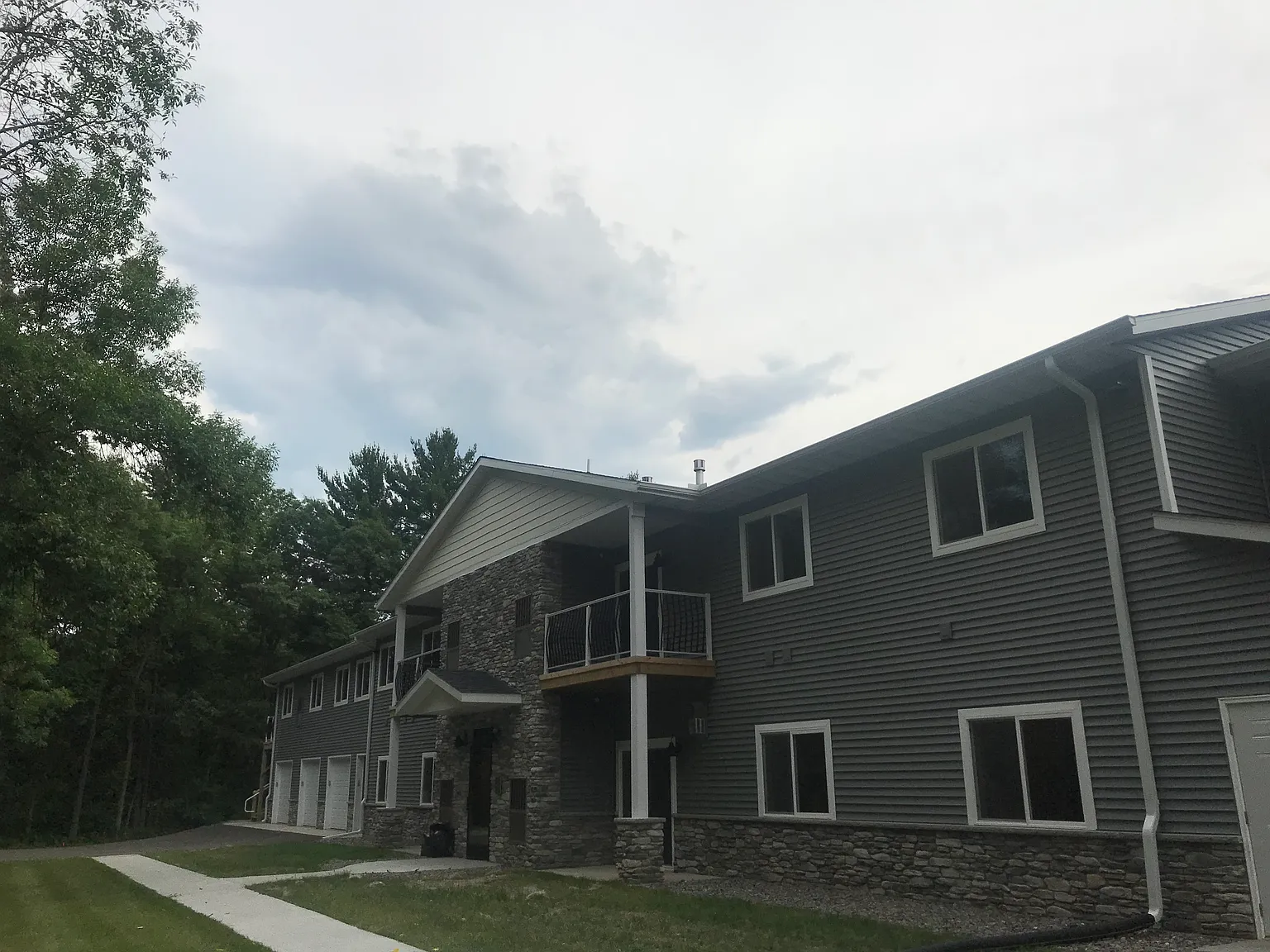 3 bed, 1600 sqft, $1,250 — Photo 1