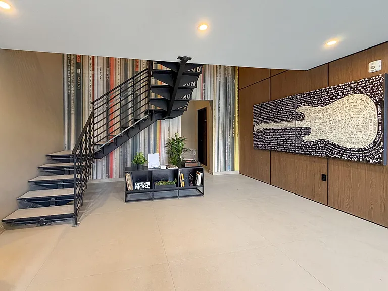 921 Madison St #204 — Photo 16