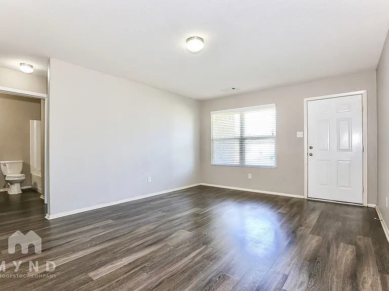 203 Palm St — Photo 6