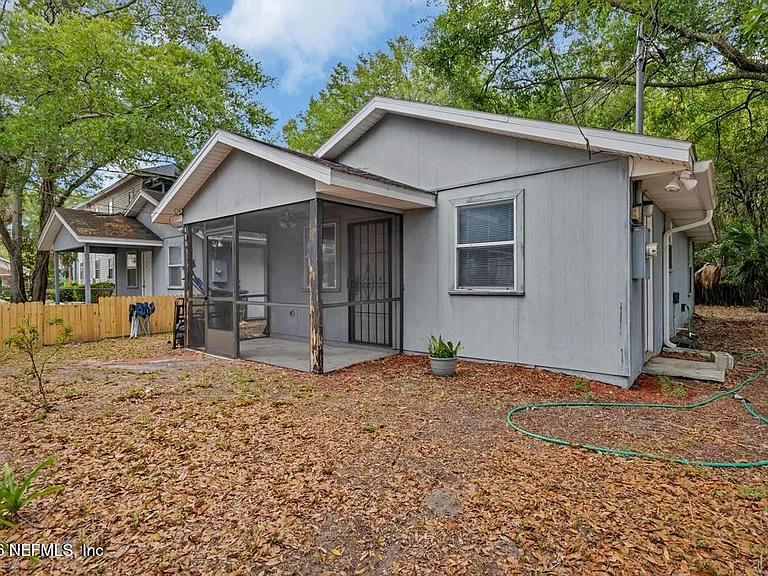 850 Spearing St — Photo 1