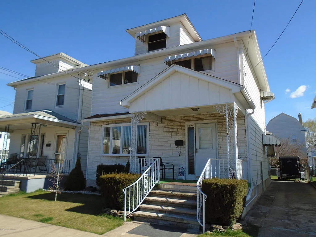 275 Frederick St photo 1