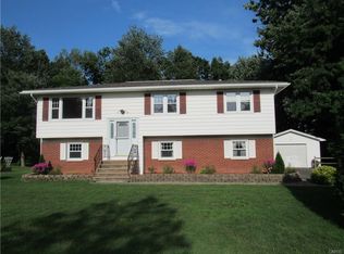 108 Gurtha Ln, Kirkville, NY 13082