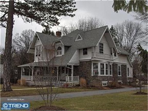 3rd image of 126 S Chester Pike