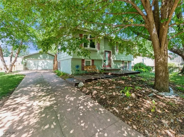 140 Paine St SW, Bondurant, IA 50035