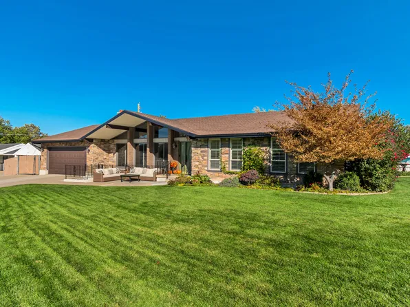 2415 E Arnett Dr S, Salt Lake City, UT 84109