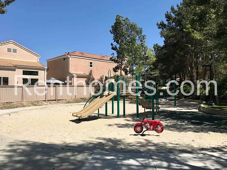 824 Caminito Estrella — Photo 27