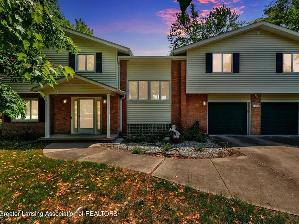 1560 Woodside Dr, East Lansing, MI 48823