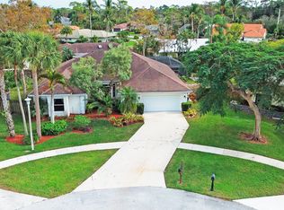 896 Rose Ct, Wellington, FL 33414