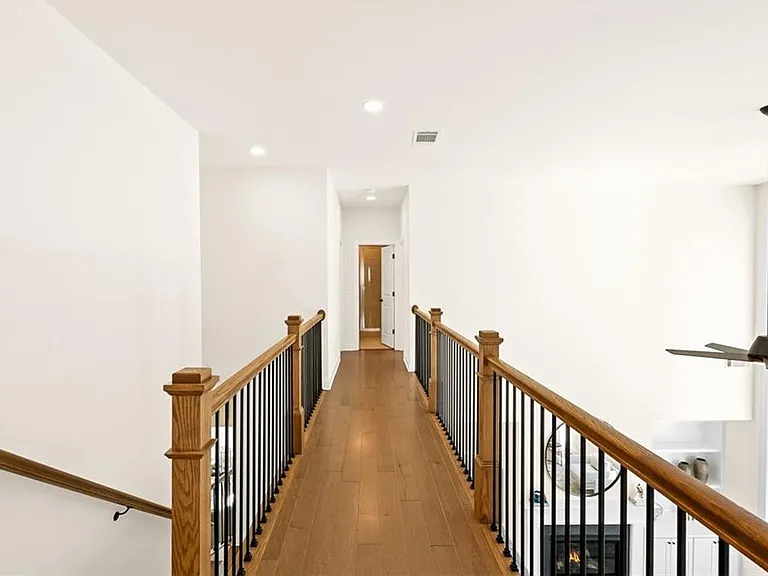 2485 Stewart Rd — Photo 30