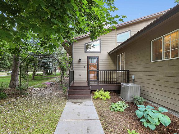 4th image of 420 E 8th Ave