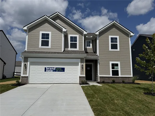 209 Meadow Dr, New Carlisle, OH 45344