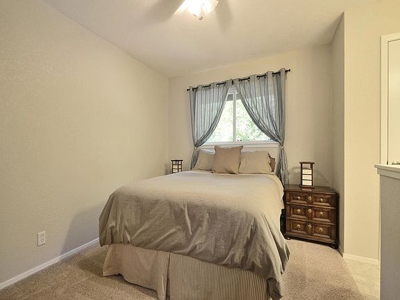 5th image of 905 Glen Oak Dr